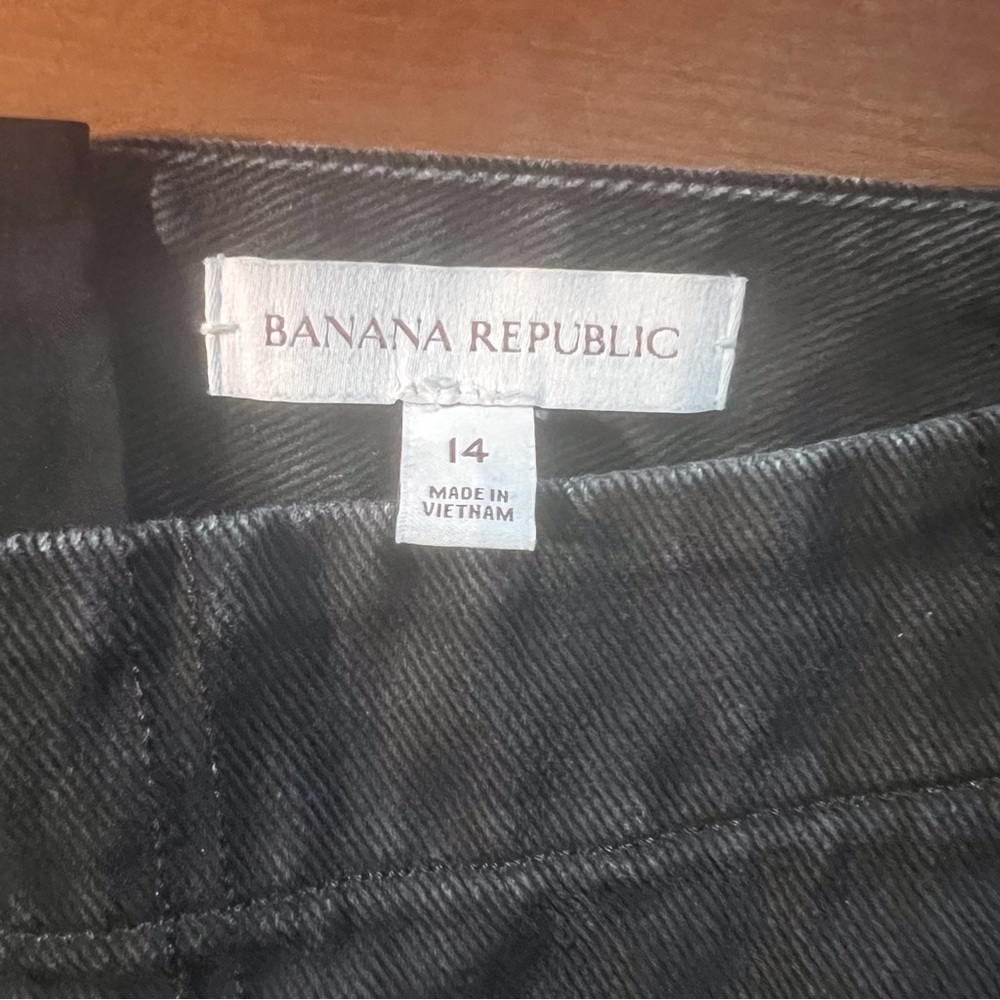 BANANA REPUBLIC HIGH-RISE UTILITY BARREL PANT, Washed Black Denim Twill, Size 14